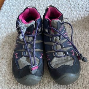Keen Little Girl Hiking Shoes (Size 3)